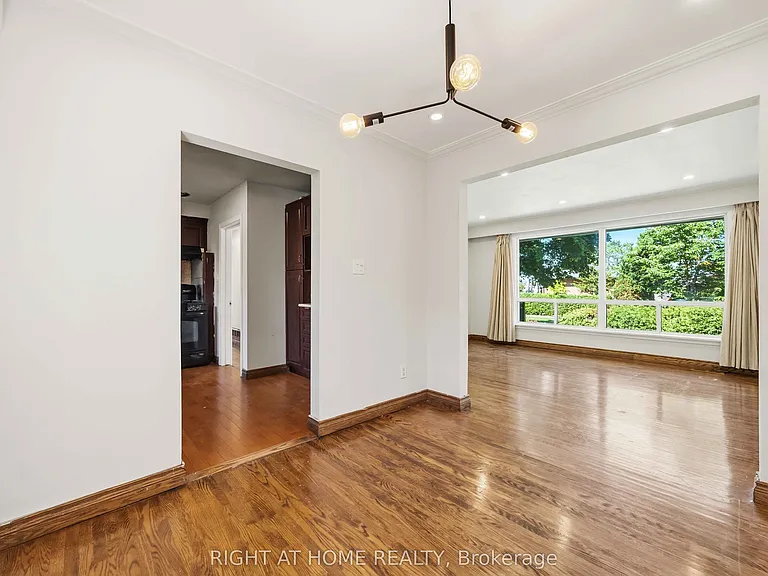 1 Mozart Ave — Photo 8