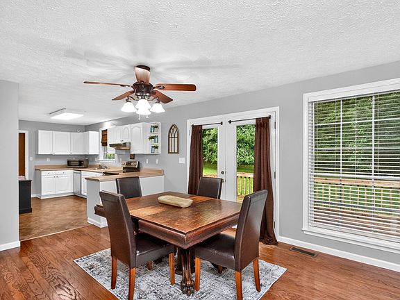 5th image of 110 Needham Ln