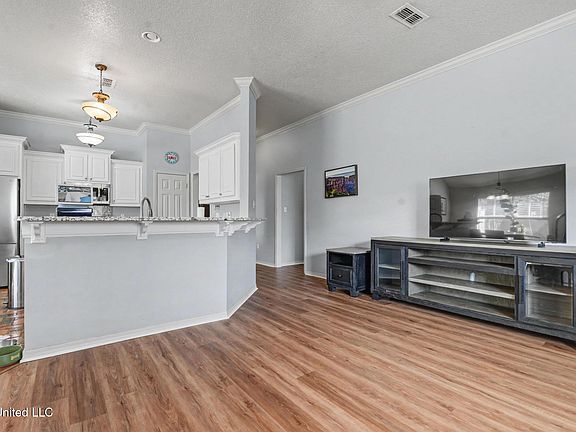 4th image of 13720 Hidden Oaks Dr