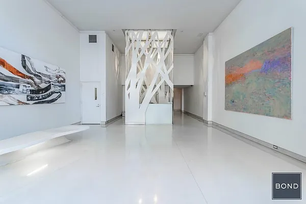 Sold by Bond New York | media 13