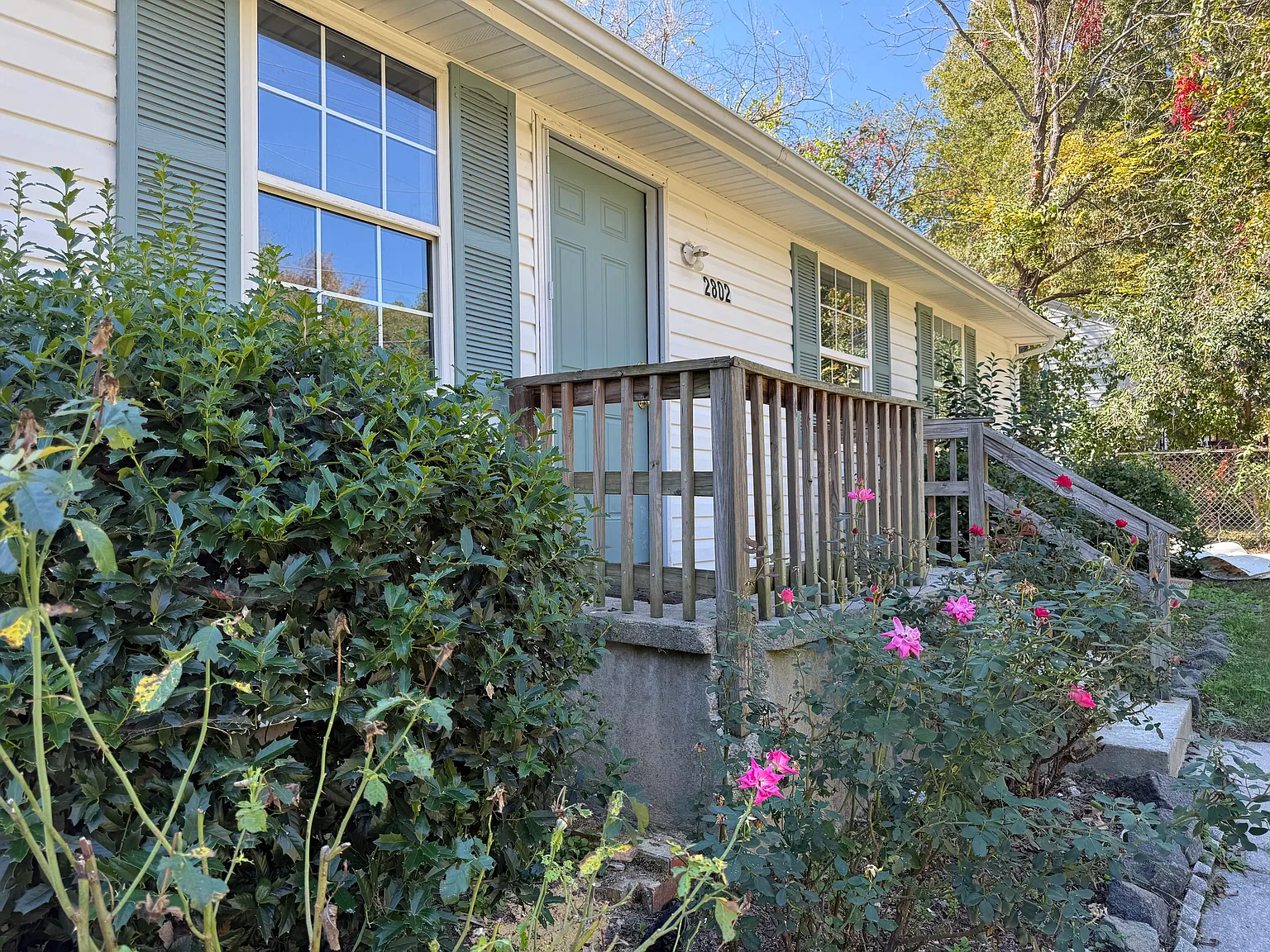 4 bed, 1140 sqft, $1,850 — Photo 2