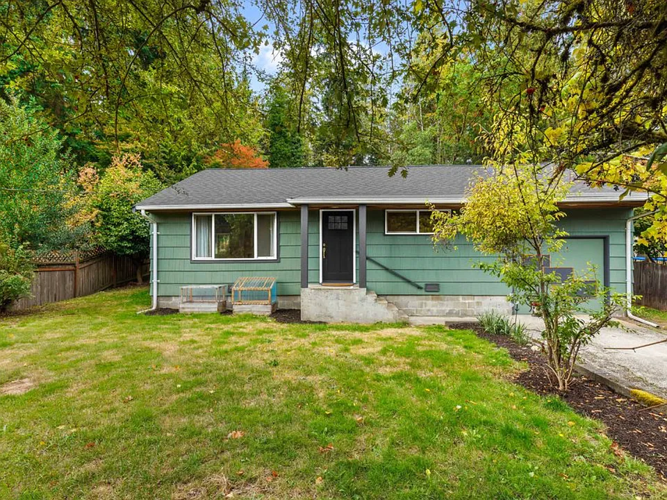 16711 10th Ave NE