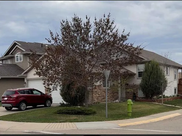 194 S Webster St, Red Deer, AB T4N 7G9