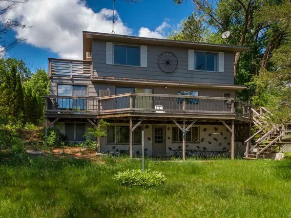 W5623 Cedar Trl, Neshkoro, WI 54960