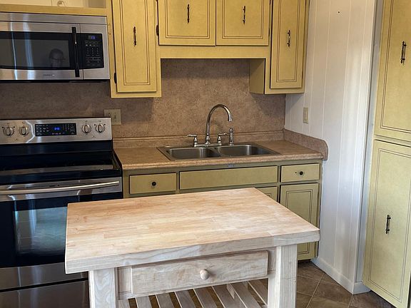 4th image of 1243 Cora Ln #7