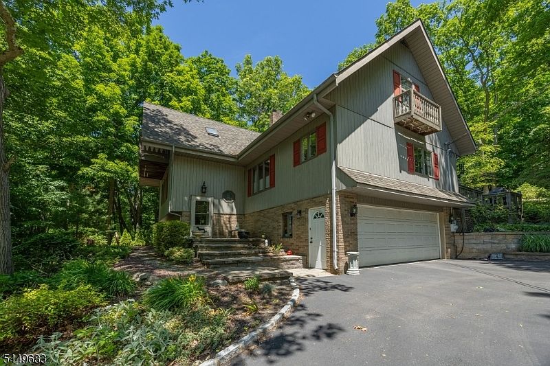 1st image of 1150 Lakeside Dr