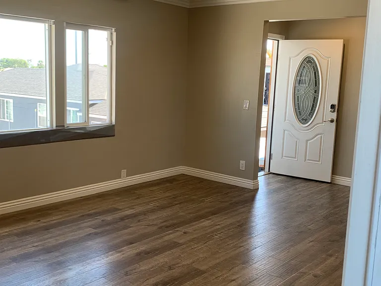 1732 W 104th St — Photo 36