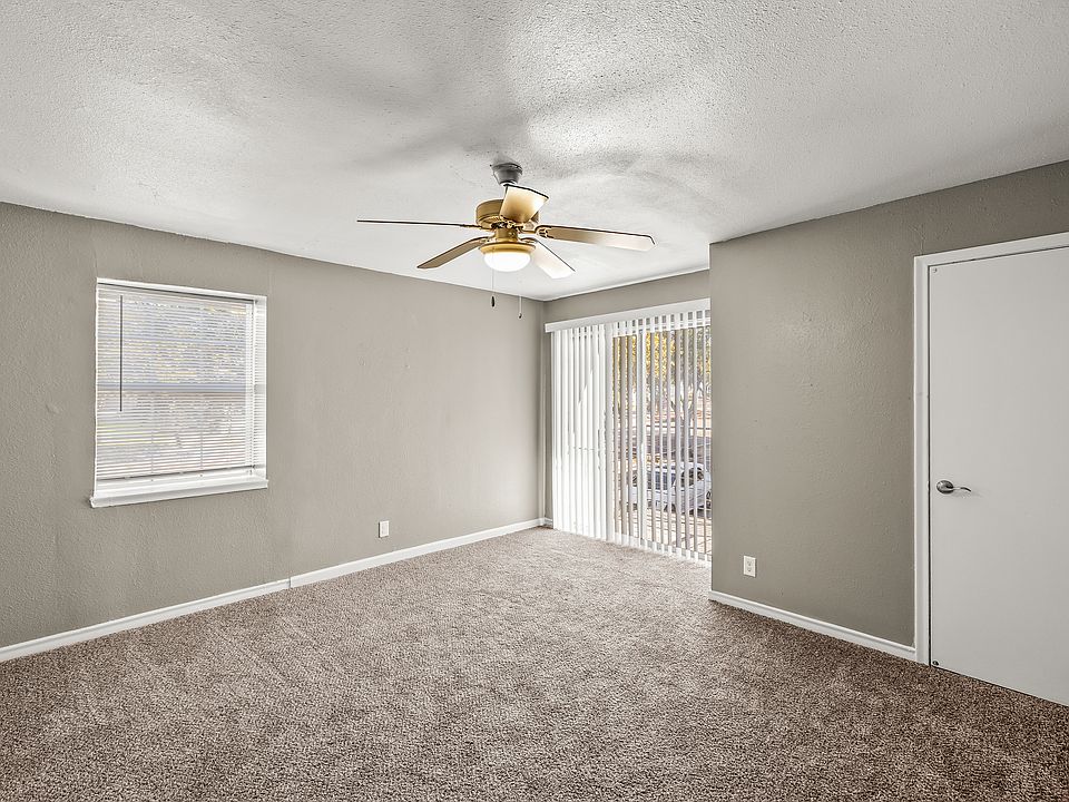 2nd image of 2512 Ridgmar Blvd
