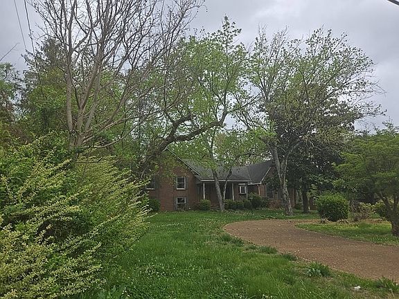3rd image of 534 E College St