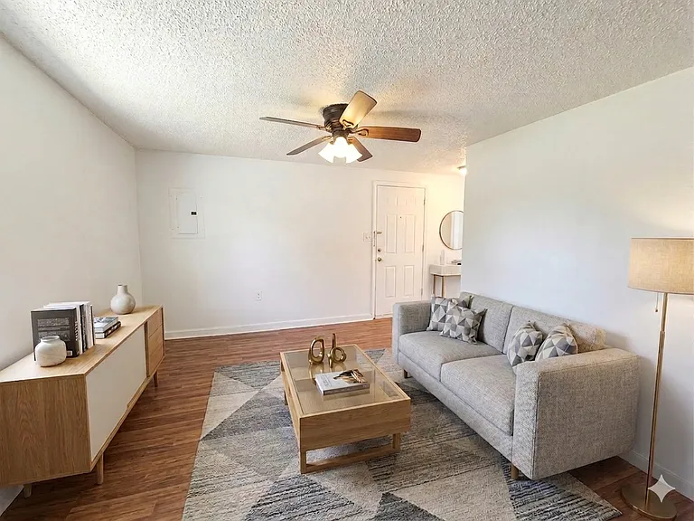 1136 Xanthia St #1136 — Photo 1