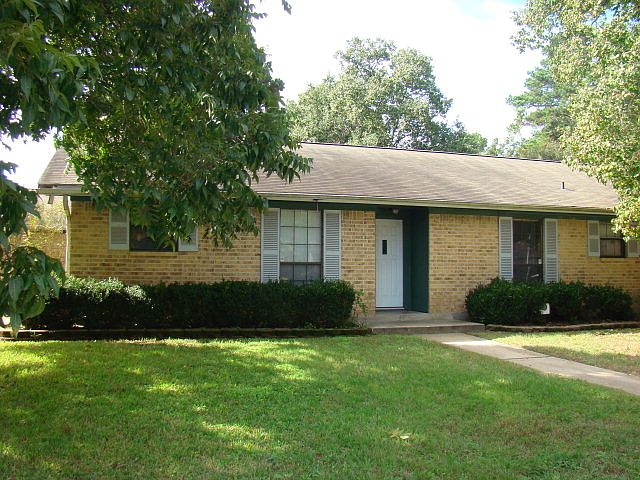 1st image of 1001 Rushwood Dr