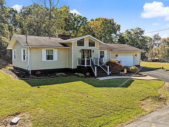 5th image of 135 Denise Dr