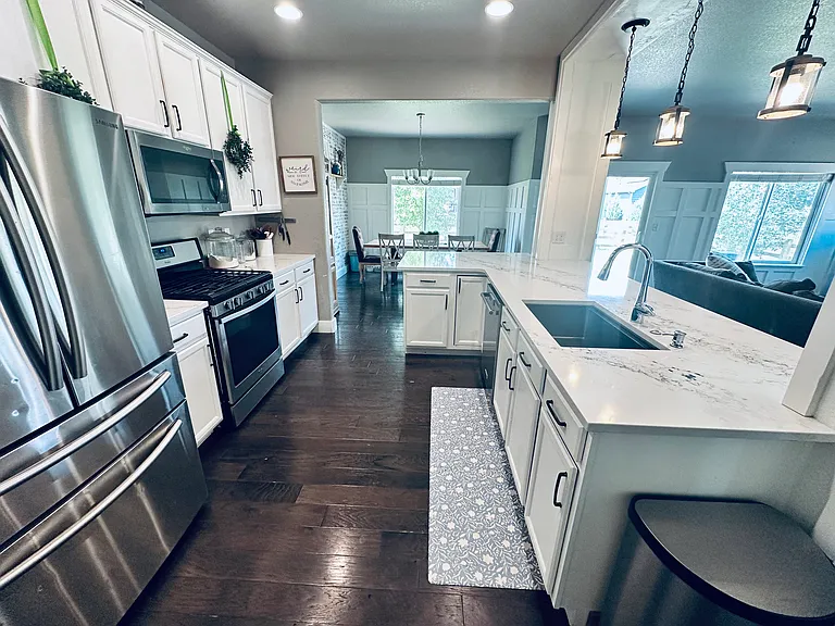 520 Mount Rainier St — Photo 9