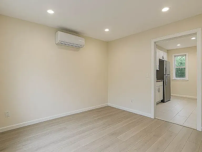 25-60 48th St #3 — Photo 4