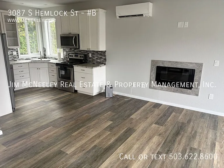 3087 S Hemlock St #B — Photo 3