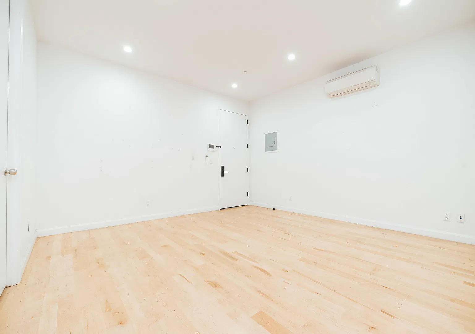 314 Evergreen Avenue — Photo 3