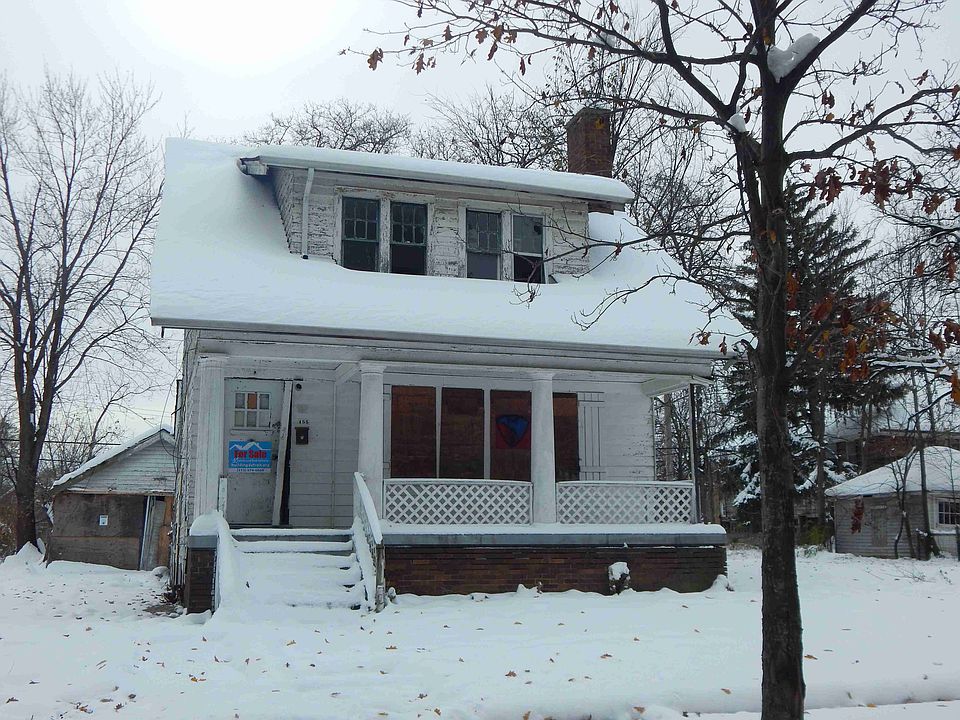 155 W Greendale