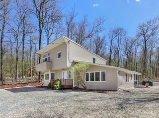 190 Antelope Dr, Lee, MA 01238