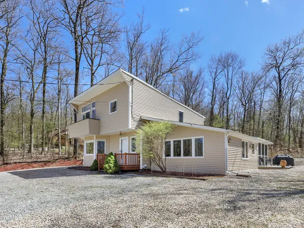 190 Antelope Dr, Lee, MA 01238