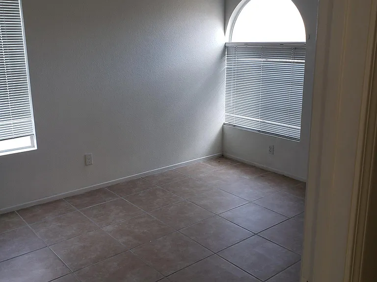 7037 Morales Cir — Photo 14