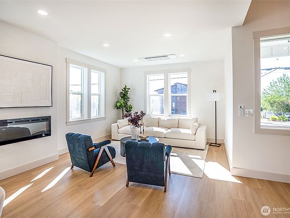 5th image of 325 J Avenue Unit A