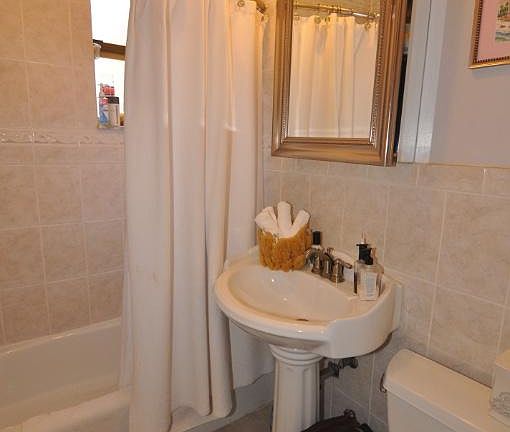 5th image of 4330 42nd St APT 2R