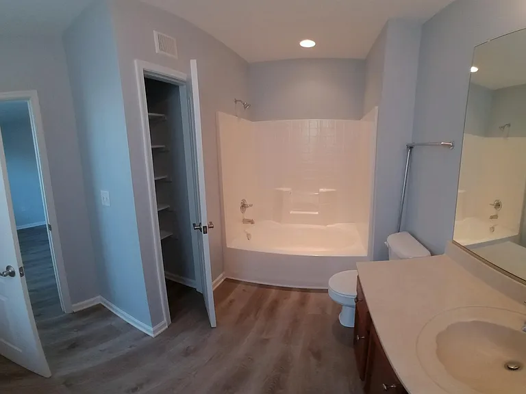 908 Southmoor Dr #303 — Photo 24