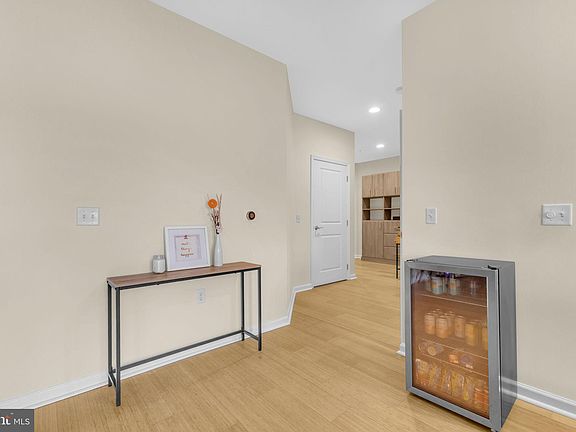 5th image of 444 W Broad St Unit 407