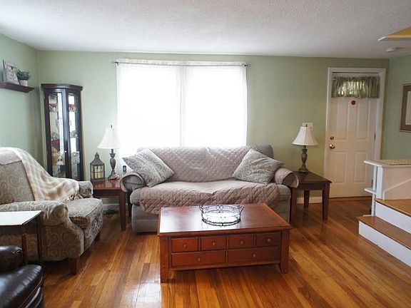 2nd image of 230-B Quincy Shore Dr