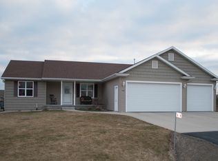 1246 Radcliff Rd, Neenah, WI 54956
