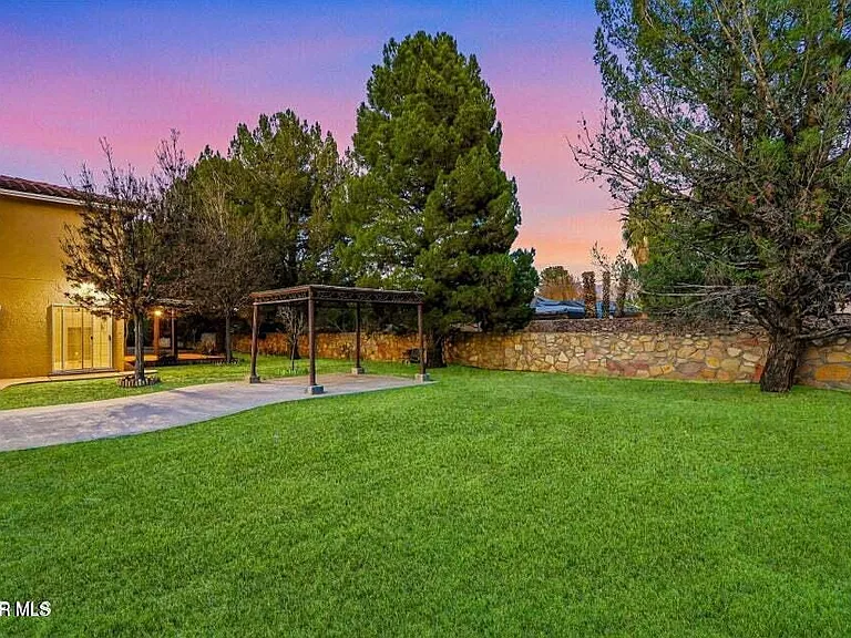 650 Vera Ct — Photo 43