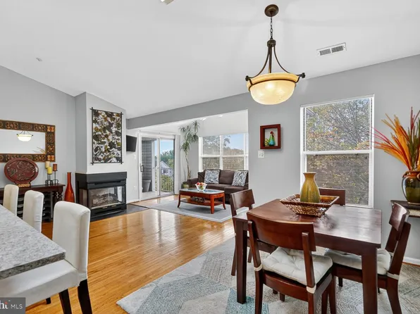 14101 Valleyfield Dr #114, Silver Spring, MD 20906