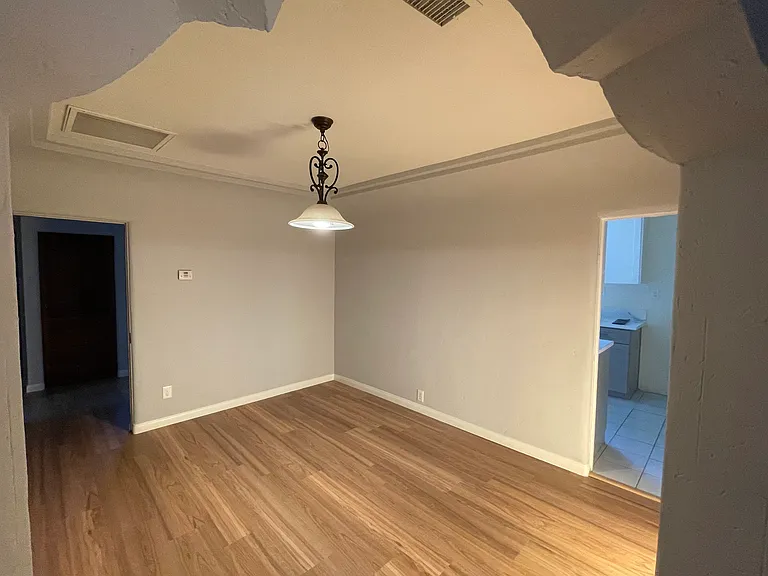 8214 S 3rd Ave — Photo 2