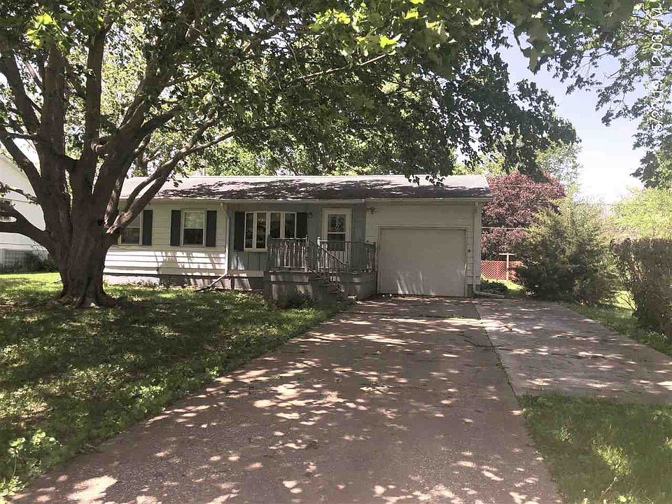 1st image of 413 Elk St