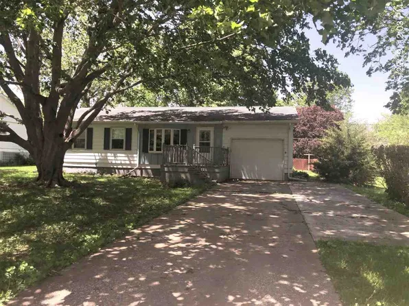 413 Elk St, Cambridge, IL 61238