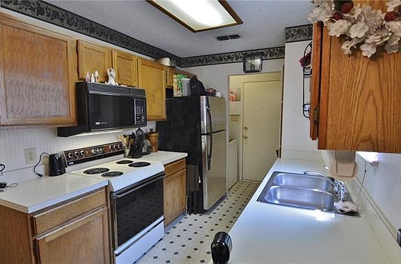 4th image of 1808 Lincolnshire Way