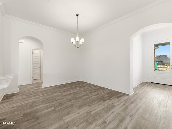4th image of 112 Lilian Ln