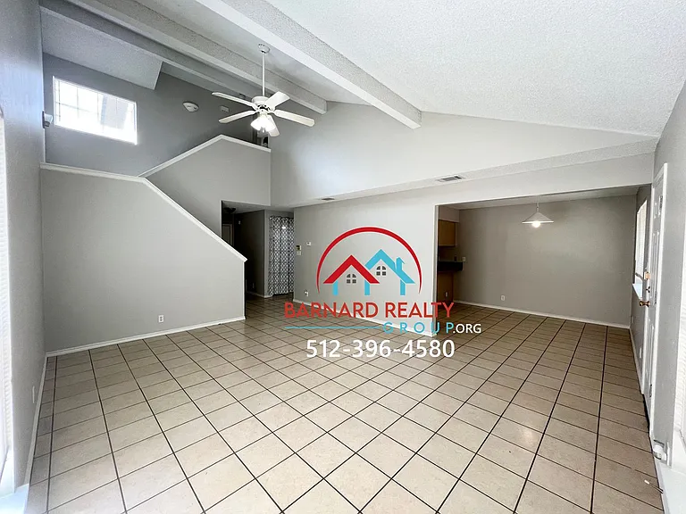 127 Crest Dr — Photo 2
