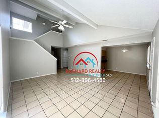 127 Crest Dr, San Marcos, TX 78666