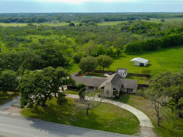 1720 Us Highway 77a S, Yoakum, TX 77995