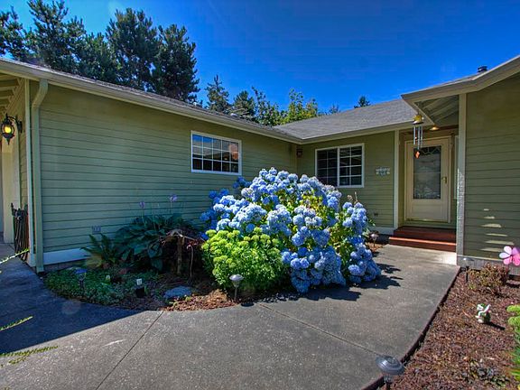 3rd image of 422 Frank Monsen Dr