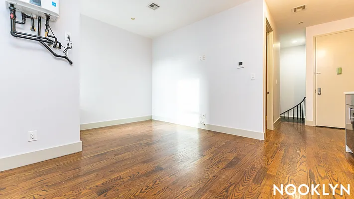 Rented by Nooklyn NYC LLC | media 28