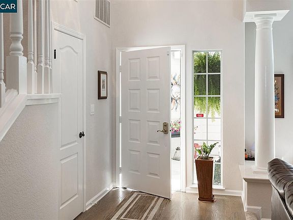 4th image of 332 Deepcreek Ct