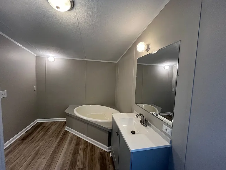 6803 Waters Ave — Photo 20