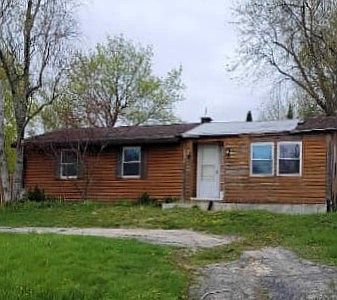 1st image of 1624 Holiday Dr