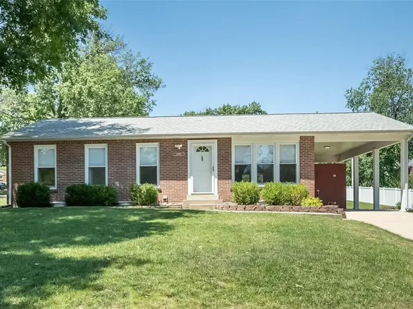 10739 Clearwater Dr, Saint Louis, MO 63123