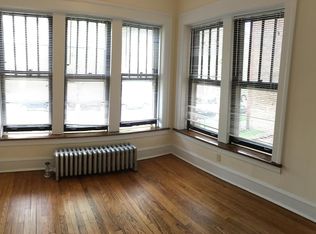 5754 N Winthrop Ave, Chicago, IL 60660