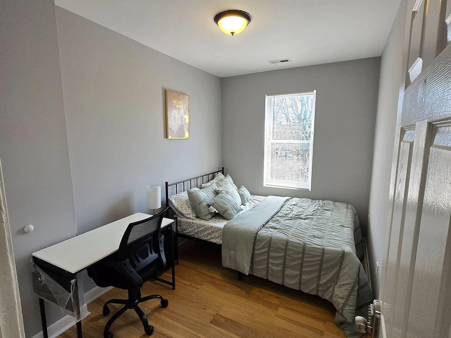 4 bed, 2.5 bath, 1850 sqft, $957 — Photo 2