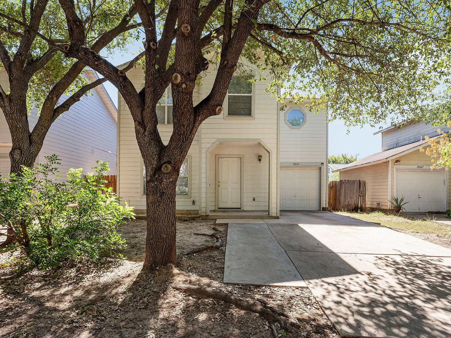 4 bed, 2.0 bath, 1446 sqft, $1,950 — Photo 2