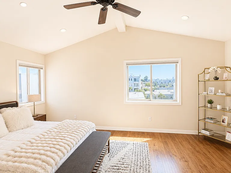 1420 S Bundy Dr #405 — Photo 5
